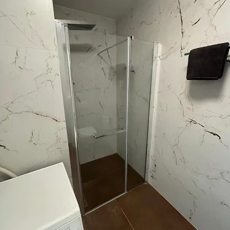 Katja In Appartement