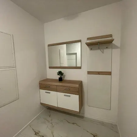 Katja In Lejlighed *